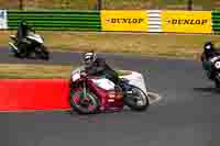 Vintage-motorcycle-club;eventdigitalimages;mallory-park;mallory-park-trackday-photographs;no-limits-trackdays;peter-wileman-photography;trackday-digital-images;trackday-photos;vmcc-festival-1000-bikes-photographs